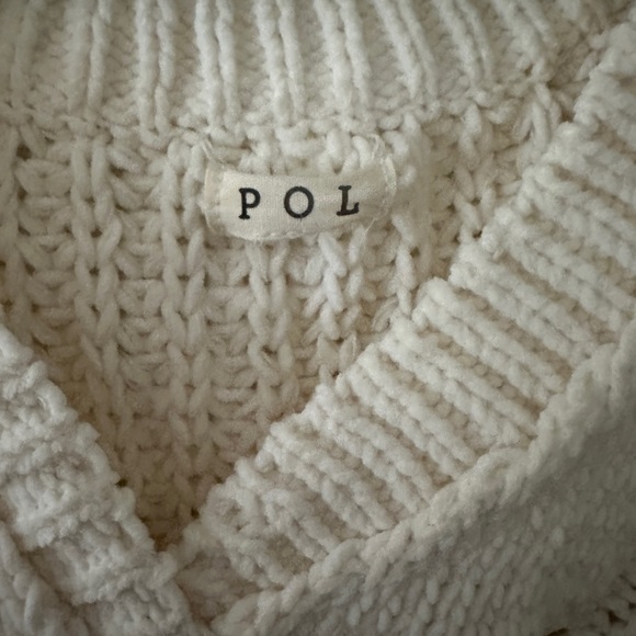 POL Ivory Cable Knit V-Neck Sweater - Picture 3 of 5
